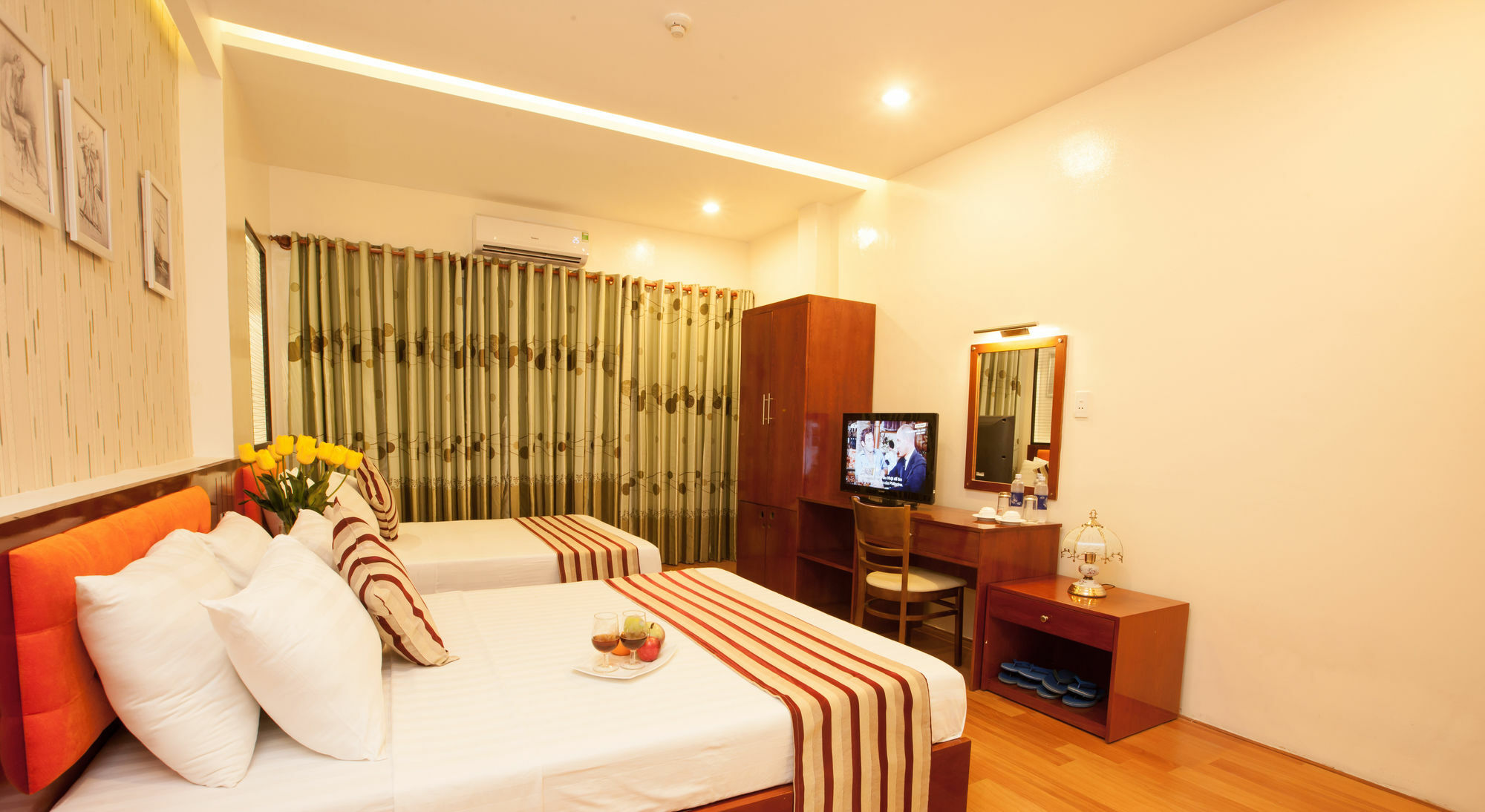 Saigon Crystal Hotel โฮจิมินห์ซิตี้ ภายนอก รูปภาพ