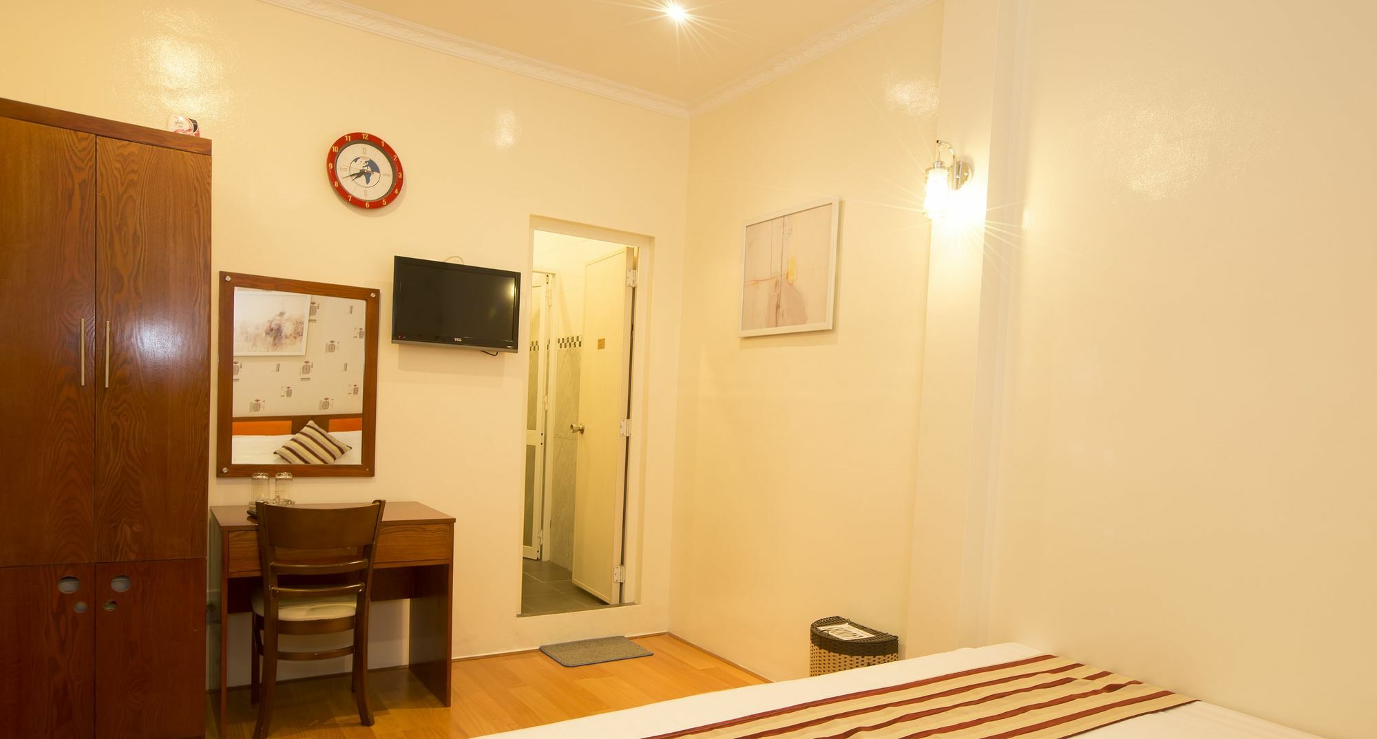 Saigon Crystal Hotel โฮจิมินห์ซิตี้ ภายนอก รูปภาพ