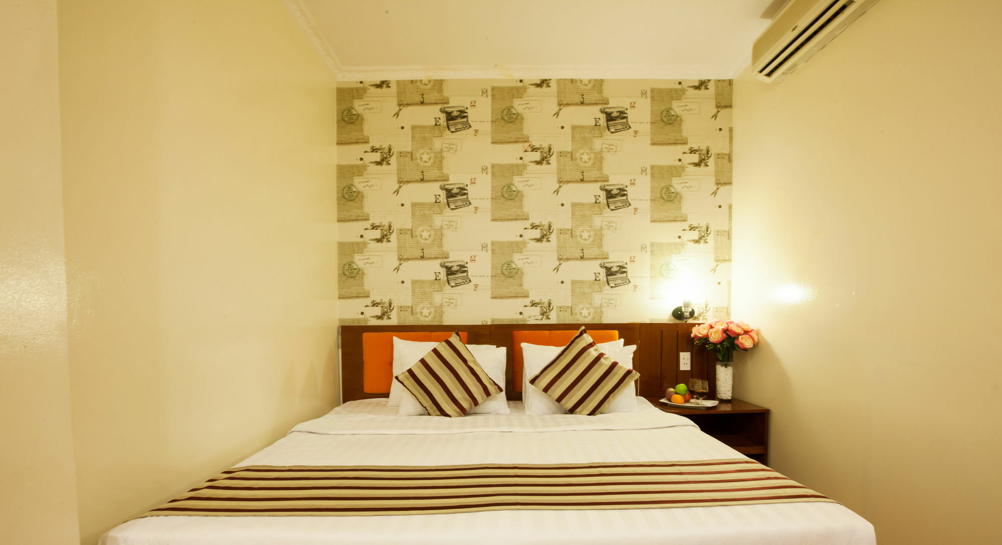 Saigon Crystal Hotel โฮจิมินห์ซิตี้ ภายนอก รูปภาพ